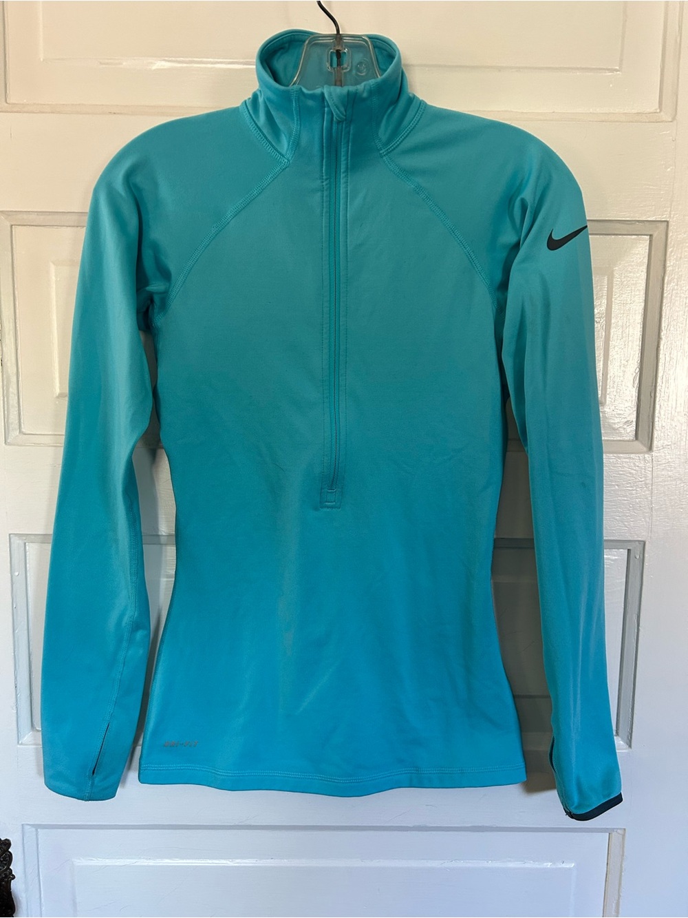 Nike Pro Dri-Fit Women’s Teal Half-Zip Performance Pullover. Size Extra Small